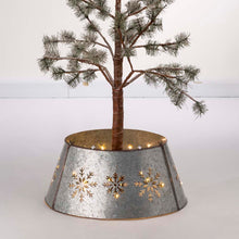 Load image into Gallery viewer, 21.65&quot;D Snowflake Diecut Metal Tree Collar with Light String
