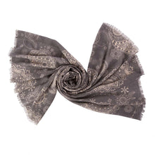 Load image into Gallery viewer, Women Gray Paisley Print Scarf with Fringes
